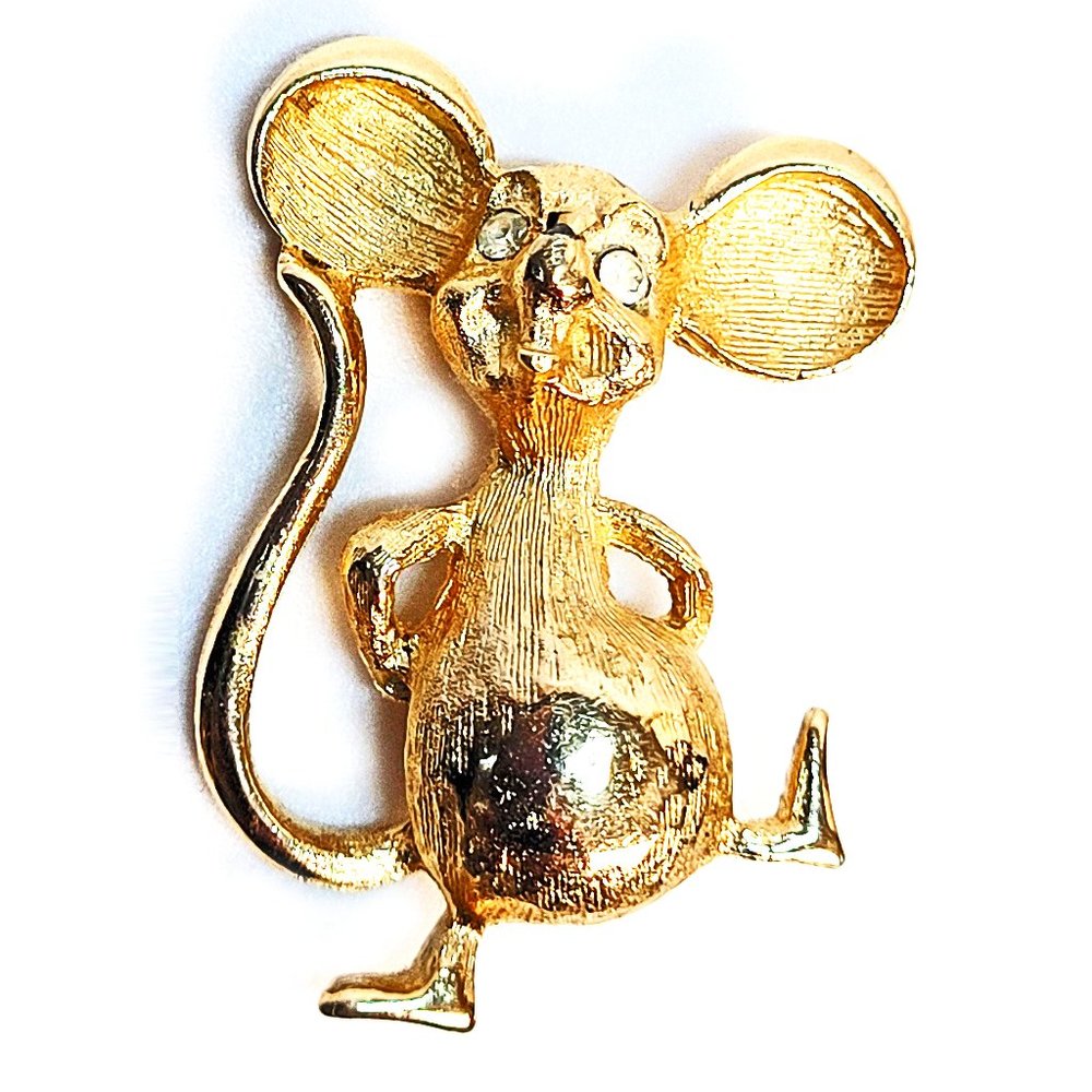 Vintage ๐๐๐๐๐๐๐ MOUSE Rhinestone Crystal Eyes Goldtone Brooch Pin Signed - Picture 1 of 10